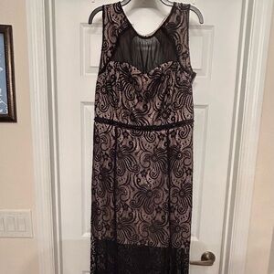 En Focus Women’s Black Lace Dress Size 16W